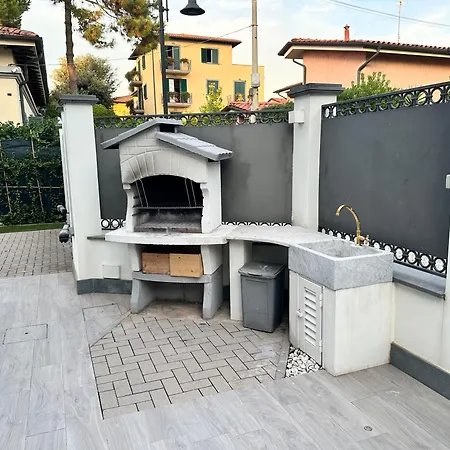 Villino Lavinia 마리아나디피에트라산타