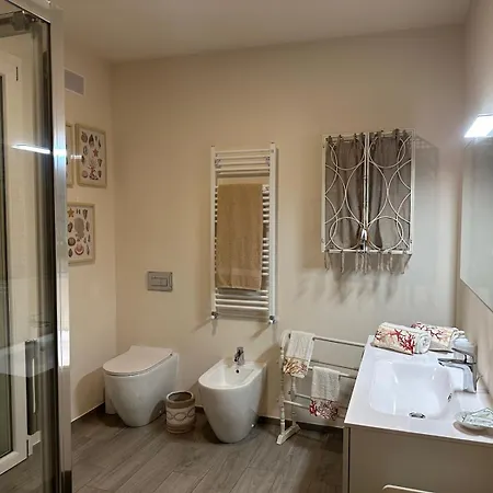 Villino Lavinia 마리아나디피에트라산타